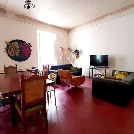 Casa Rossa * باري