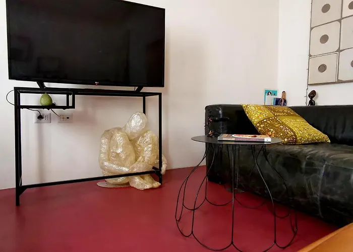 Casa Rossa Apartment *