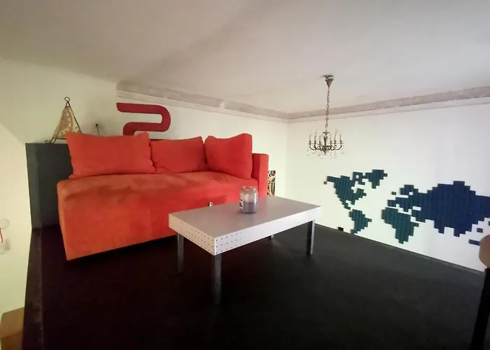 Casa Rossa Apartment *